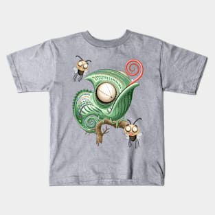 Chameleon and confused Fly Funny Cartoon Characters Kids T-Shirt